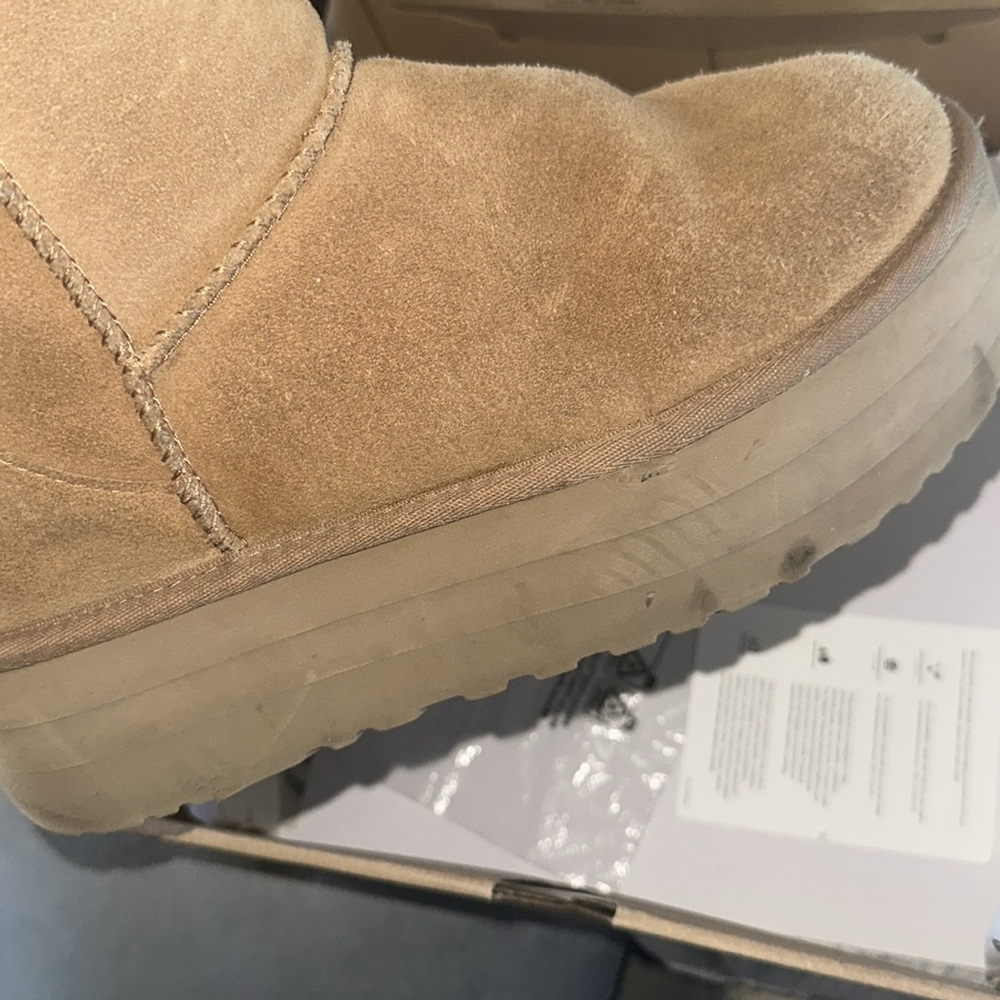 UGG Women's Classic Mini Platform Boot - Picture 5 of 5